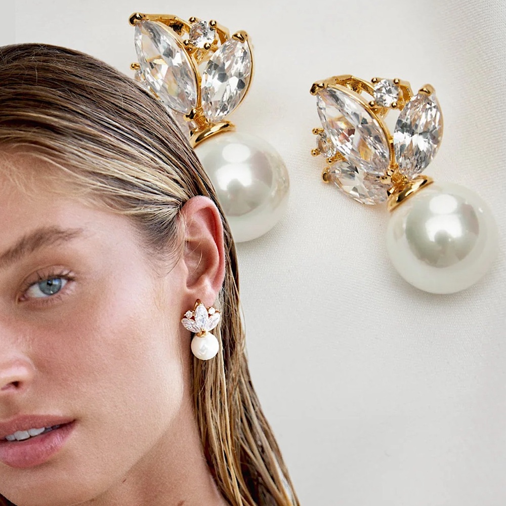 NWT Amélie George Crystal & Pearl Drop Earrings
